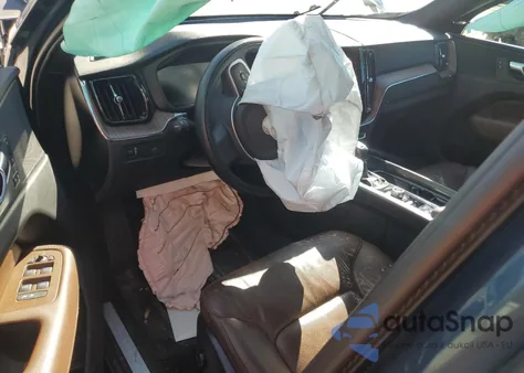 2021 Volvo Xc60 T6 Momentum из США, поврежденный, VIN YV4A22RK6M1684810